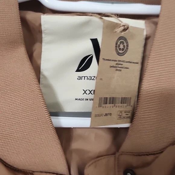 Amazon essentials jacket - Picture 3 of 8